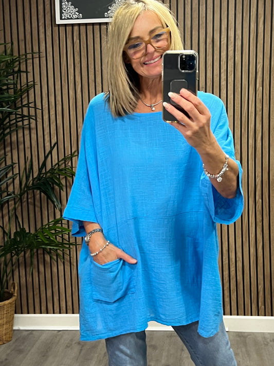 Oversized Two Pocket Top In Turquoise