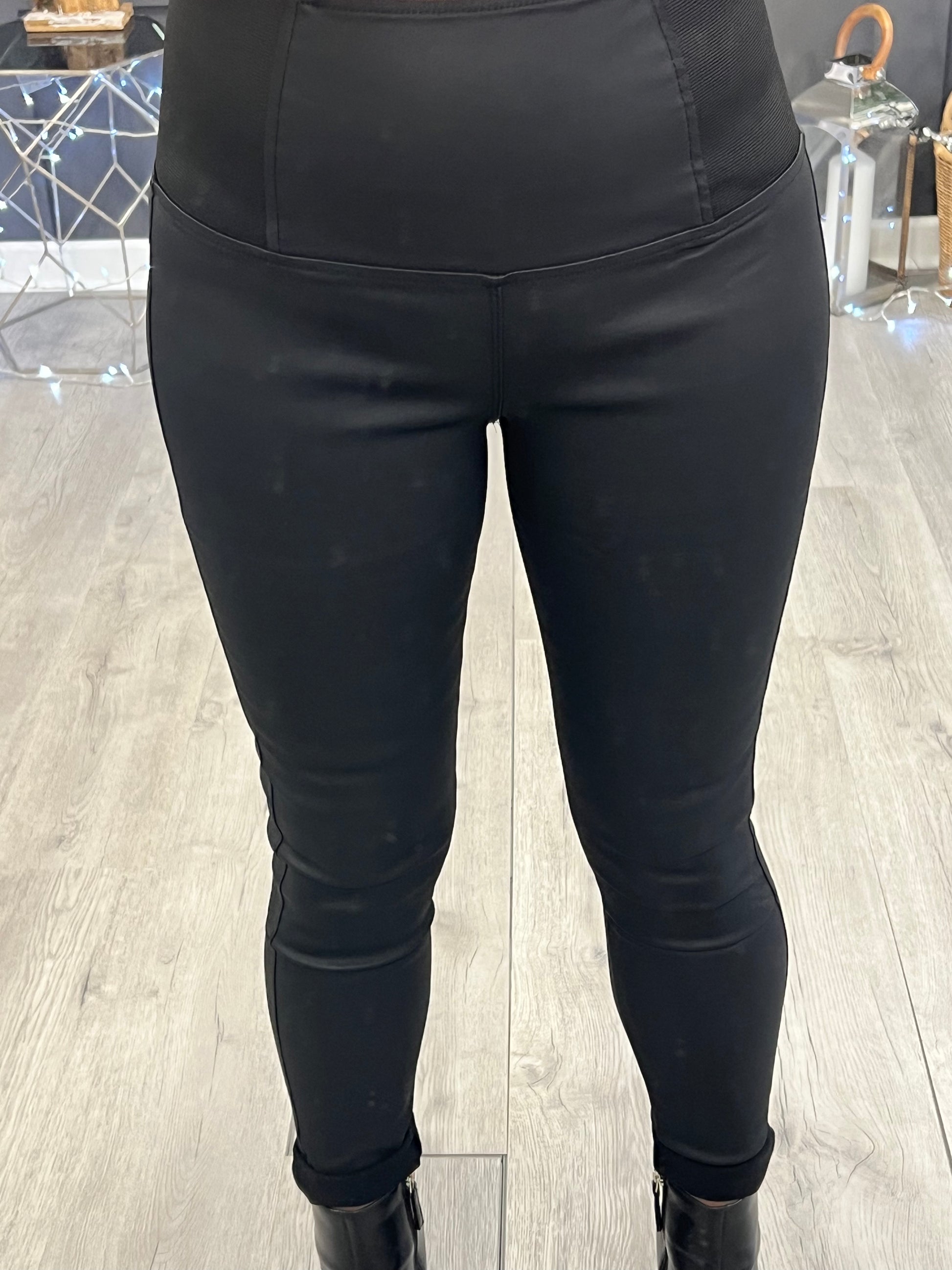 Coated Elastic Panel Leggings In Black – La De Da Boutique