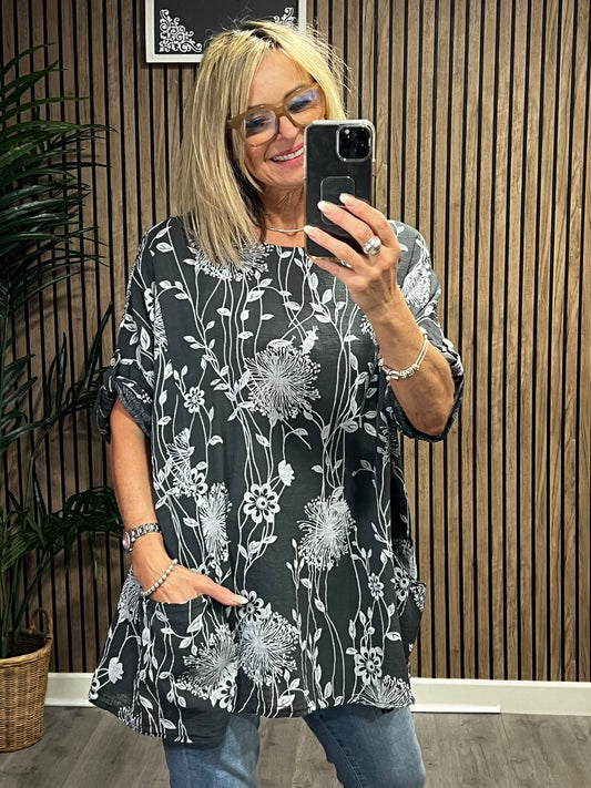 Fee Floral Tunic Top In Charcoal