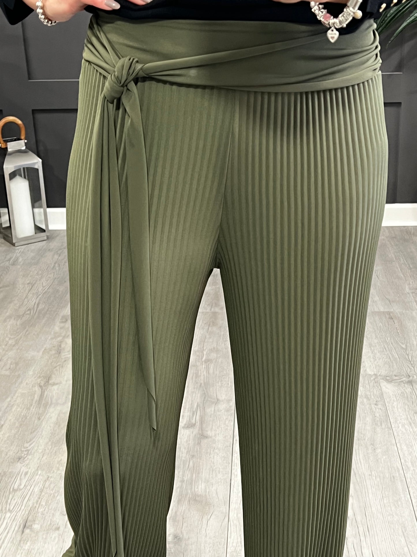 Penny Pleated Trousers In Khaki Green